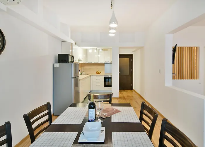 Grand Elegance - 2br Apartment *