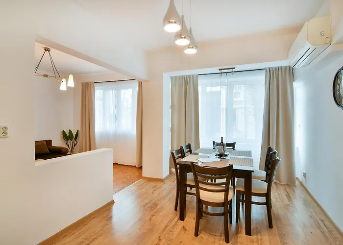 Grand Elegance - 2br Apartment